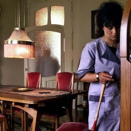 Imagen de archivo de una empleada del hogar/EFE