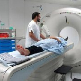 Enfermos de cáncer cambian de domicilio para poder recibir el tratamiento que no les dan en su hospital