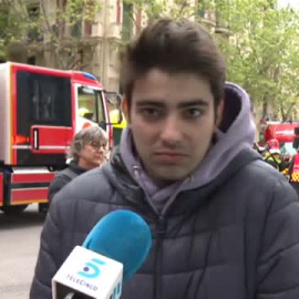 Una explosión causa un aparatoso incendio en el Eixample de Barcelona