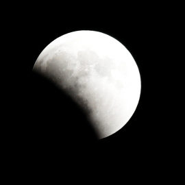 La luna de sangre, desde El Cairo, Egupto. REUTERS/Amr Abdallah Dalsh