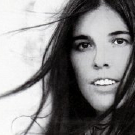 Cecilia, la cantautora que sacó de las cunetas a los muertos de la guerra civil y fue juzgada y censurada por el franquismo