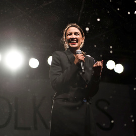 La representante estadounidense Alexandria Ocasio-Cortez (D-NY) habla en la C40 World Mayors Summit en Copenhague. /REUTERS (Ritzau Scanpix)