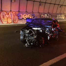 Estado en el que quedó uno de los vehículos siniestrados. EMERGENCIAS MADRID