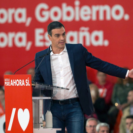07/11/2019.- El presidente del Gobierno en funciones y secretario general del PSOE, Pedro Sánchez, este jueves, durante su intervención en el mitin de cierre de campaña en la Comunitat Valenciana celebrado en Castellón. EFE/ Domenech Castelló