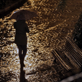 Las fuertes e intensas lluvias caídas en la Comunitat Valenciana, especialmente en las provincias de Castellón y Valencia, han acumulado hasta 93,4 litros por metro cuadrado en las últimas 24 horas en la localidad valenciana de Chera. En la imagen una 