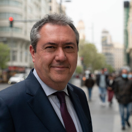 El secretario general del PSOE de Andalucía, Juan Espadas, tras la entrevista con Público.