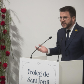El presidente de la Generalitat, Pere Aragonès, durante el acto institucional de inicio de la celebración de la Diada de Sant Jordi, que se ha celebrado este viernes en el Palau de la Generalitat.