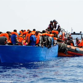 Rescate de un grupo de migrantes a la deriva - Twitter MSF