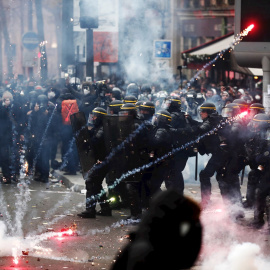 12/05/2019.-  Manifestación contra las reformas de pensiones París, Francia. EFE / IAN LANGSDON