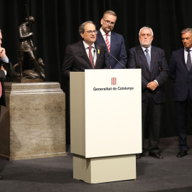 El president de la Generalitat, Quim Torra, i el conseller d'Acció Exterior, Ernest Maragall, en reunió amb els cònsols acreditats a Catalunya / Europa Press