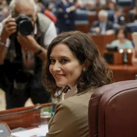 La presidenta de la Comunidad de Madrid, Isabel Díaz Ayuso, durante una sesión plenaria en la Asamblea de Madrid - Ricardo Rubio - Europa Press - Archivo