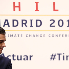 El presidente del Gobierno en funciones, Pedro Sánchez, durante la rueda de prensa conjunta con el secretario general de la ONU, Antonio Guterres, en la primera jornada de la Cumbre del Clima COP25 en Madrid. REUTERS/Sergio Perez