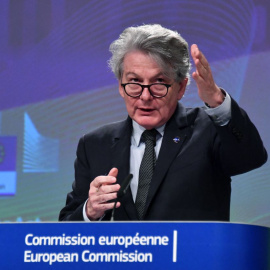 El comisario europeo de Mercado Interior, Thierry Breton, durante una rueda de prensa en Bruselas el 23 de febrero de 2022.
