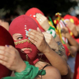 Las mujeres protestan contra la violencia de género y el gobierno de Chile, en Santiago, Chile, 6 diciembre 2019. REUTERS/Andrés Martínez Casares