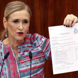 La expresidenta madrileña, Cristina Cifuentes, durante su comparecencia del pasado 4 de abril para dar explicaciones sobre las supuestas irregularidades de su máster. EFE