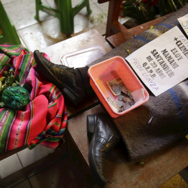 Uno de los fallecidos durante los disturbios en la ciudad boliviana El Alto, durante el velorio de las víctimas en la parroquia San Francisco de Asis, en la ciudad de El Alto, (Bolivia). EFE / RODRIGO SURA