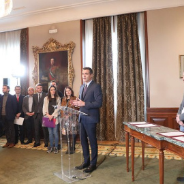 Pedro Sánchez y Pablo Iglesias en la firma del preacuerdo del Gobierno de coalición / PSOE