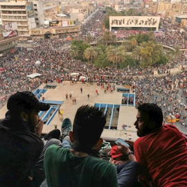 Protesta antigubernamental protagonizada por chiíes en la plaza Tahrir de Bagdad, Irak. / Europa Press