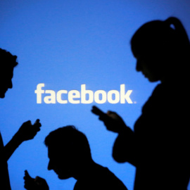 Facebook resiste las embestidas del Gobierno de EE.UU., que le reclama acceso directo a su aplicación de mensajes de texto y llamadas telefónicas | REUTERS / Dado Ruvic