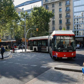 Un autobús de línea de Barcelona similar al del suceso en el que ha fallecido la anciana. (EP)
