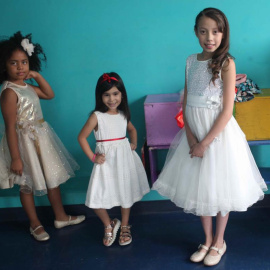 Tres niñas candidatas a ganar un concurso de belleza en México | EFE