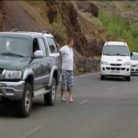 Algunos vecinos dejan la reunión con Pevolca molestos por no dejarles volver a sus casas