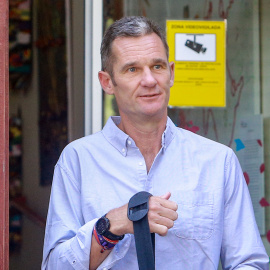 Iñaki Urdangarin, sale del al Hogar Orione de Pozuelo de Alarcón, al cumplir su primer día de voluntariado. / Europa Press