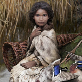 Representación de Lola, la mujer que masticó el «chicle de abedul» EFE/ Tom Björklund