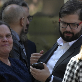 El presidente de Chile, Gabriel Boric, y su ministra de Defensa, Maya Fernández, en una imagen de archivo