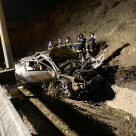 El vehículo se salió de la calzada y circuló sin control durante más de 50 metros por la cuneta.| @EmergenciasMad