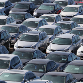 Automóviles Volkswagen en un cementerio de coches cerca de Victorville, California. / Reuters