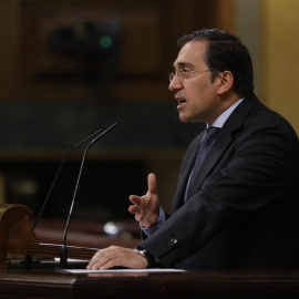 El ministro de Asuntos Exteriores, José Manuel Albares, interviene en la sesión plenaria celebrada este miércoles en el Congreso de los Diputados.