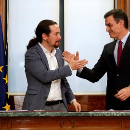 Pedro Sánchez y Pablo Iglesias en la presentación del documento para el Gobierno de Coalición. | EFE