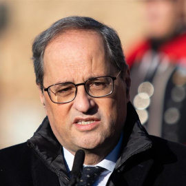 El presidente de la Generalitat, Quim Torra, realiza una declaración durante la ofrenda floral a la tumba de Francesc Macià, en Montjuic (Barcelona) a 25 de diciembre de 2019. - Pau Venteo - Europa Press