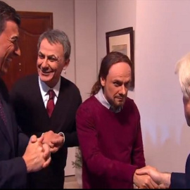 Pedro presenta a Pablo a sus padres ZP y Felipe (y menudo disgusto): el divertido ‘sketch’ de Polònia