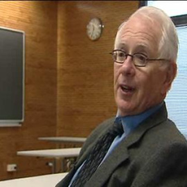 Glashow: "La conclusión de que los neutrinos viajan más rápido que la luz no es correcta"