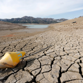 (19/2/2022) El embalse de La Viñuela (Málaga) afectado por la sequía en febrero de 2022 (Archivo).