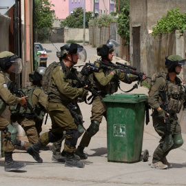 25/05/2022 Varios soldados militares en Qalquilia, en Cisjordania, a 30 de abril de 2022.