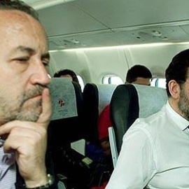 Pedro Arriola y Mariano Rajoy, en una imagen de archivo. EFE