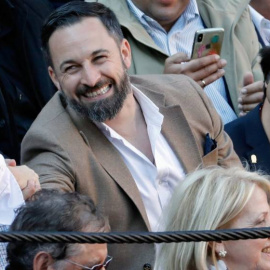Santiago Abascal, con Morante, en la pasada Feria de Fallas. (EFE)