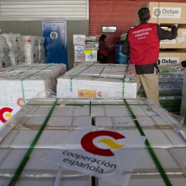 Imagen de la ayuda humanitaria enviada en 2015 a Nepal por la Cooperación Española. Miguel Lizana / AECID