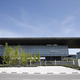 Vista exterior del edificio de la sede de Telefónica en la zona norte de Madrid. E.P./Eduardo Parra