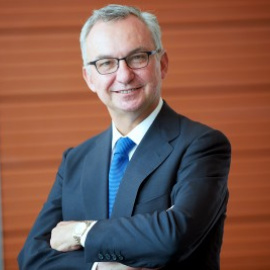 El ya exdirector médico del Memorial Sloan Kettering Cancer Center de Nueva York, José Baselga.