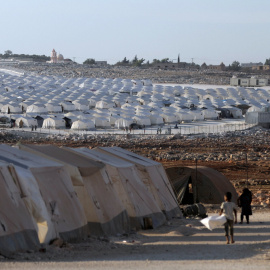 Un campo de refugiados de la Media Luna Roja para sirios desplazados | REUTERS/Khalil Ashawi