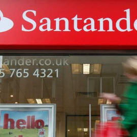 Una sucursal del Banco Santander en el Reino Unido. REUTERS