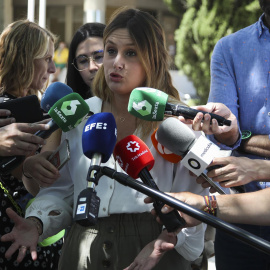 Rapapolvo de Alejandra Jacinto a Ayuso: "Censurar libros no sé si es propio de malcriadas, lo que no es propio es de demócratas"