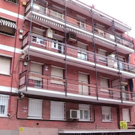 Ciudad Lineal es uno de los barrios de Madrid que más construcciones tienen con placas de uralita. EFE