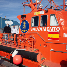 02/01/2021. Ismael Furió junto a un miembro de su tripulación. - Cedida