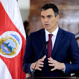 Pedro Sánchez comparece ante la prensa durante su visita a Costa Rica. (JEFFEY ARGUEDAS | EFE)