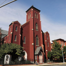 La iglesia Santa Lucía-San Patricio en Brooklyn, donde trabajaba Angelo Serrano. AFP